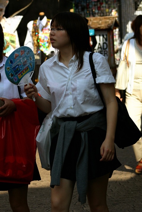 【街撮りJK】撮影者のセンスが光る夏服女子高生の街撮り画像ｗｗｗｗ その4