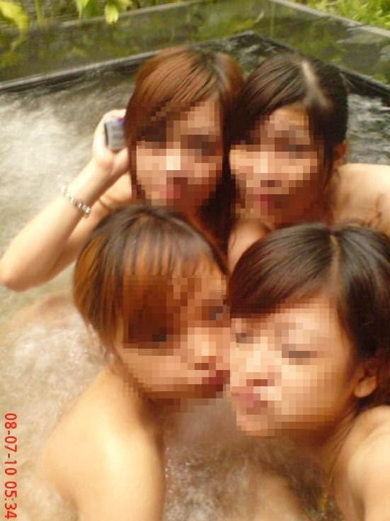 【温泉ヌード記念撮影】これが本当のSNS中毒…旅行の記念に温泉で全裸なのに記念写真をネットに晒すリア充娘ｗｗｗ その3