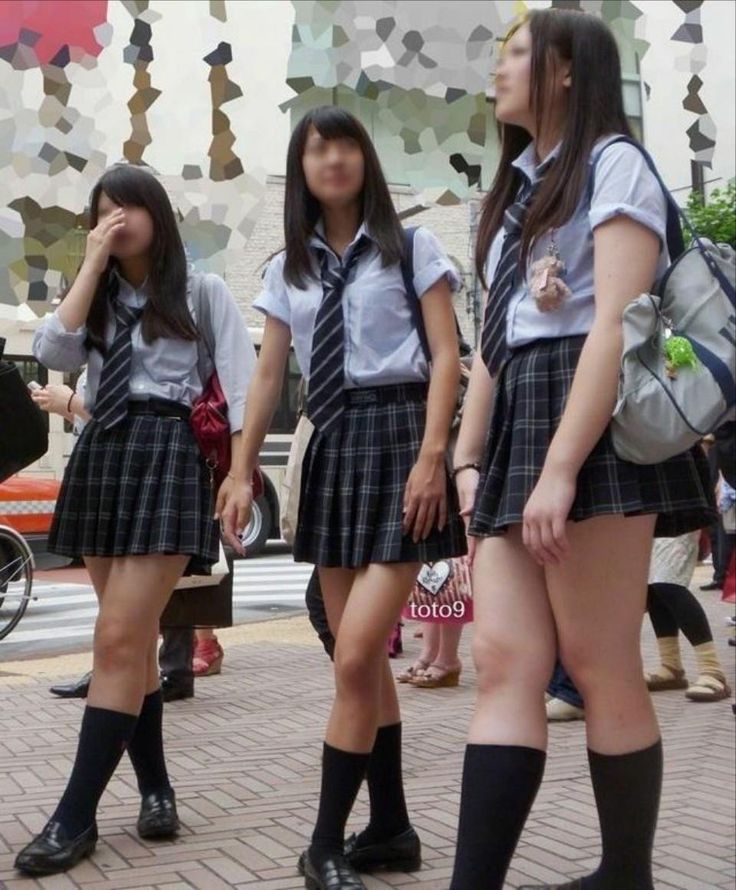 【ミニスカJKエロ画像】スカート丈がおかしいことになってる女子高生…こんなの歩いてるだけでパンツ見えるだろｗｗｗ その5