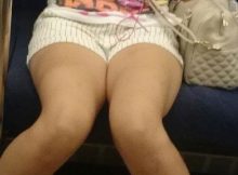 【電車内エロ画像】ミニスカやホットパンツで剥き出しの太ももがエグい…電車内で撮られたエッチな太もも画像