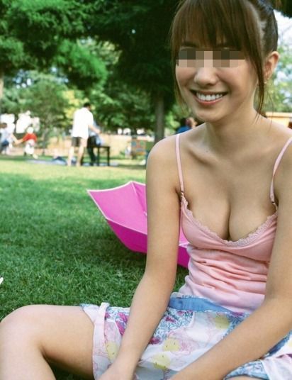 【キャミソールエロ画像】タダの露出狂ですやんｗｗｗキャミソールとかいう理解不能なエロさを醸し出すフェッション その15
