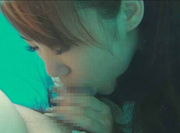 【水中フェラエロ画像】これ…やってる奴多いけど気持ちいいん！？失敗するとガチで溺れる水中フェラｗｗｗｗ その7