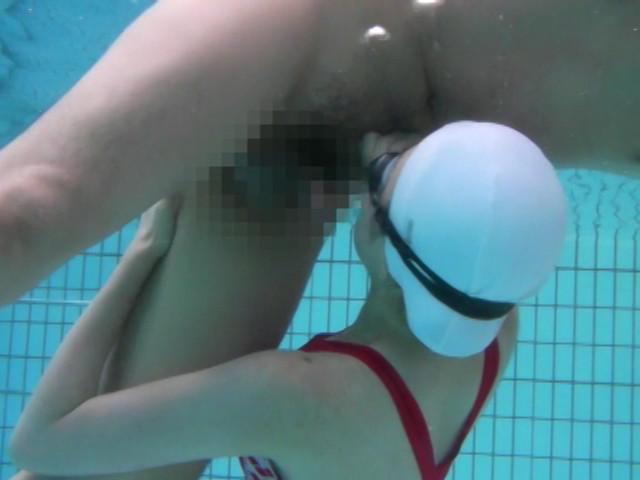 【水中フェラエロ画像】これ…やってる奴多いけど気持ちいいん！？失敗するとガチで溺れる水中フェラｗｗｗｗ その9