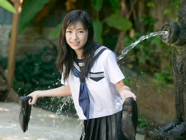 【濡れシャツエロ画像】梅雨なのに全然雨が振らないのでずぶ濡れの女の子の魅力を語ろうずｗｗｗｗｗ その3