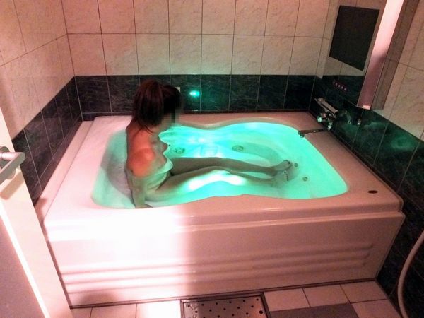 【ラブホ流出エロ画像】ラブホのお風呂でまったり…セックス直前のリアル彼女が超エロいンゴｗｗｗ その7