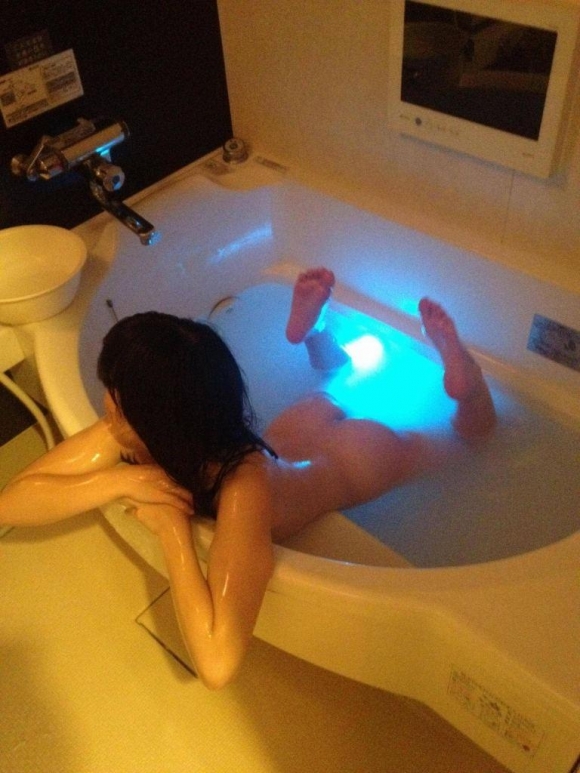 【ラブホ流出エロ画像】ラブホのお風呂でまったり…セックス直前のリアル彼女が超エロいンゴｗｗｗ その14