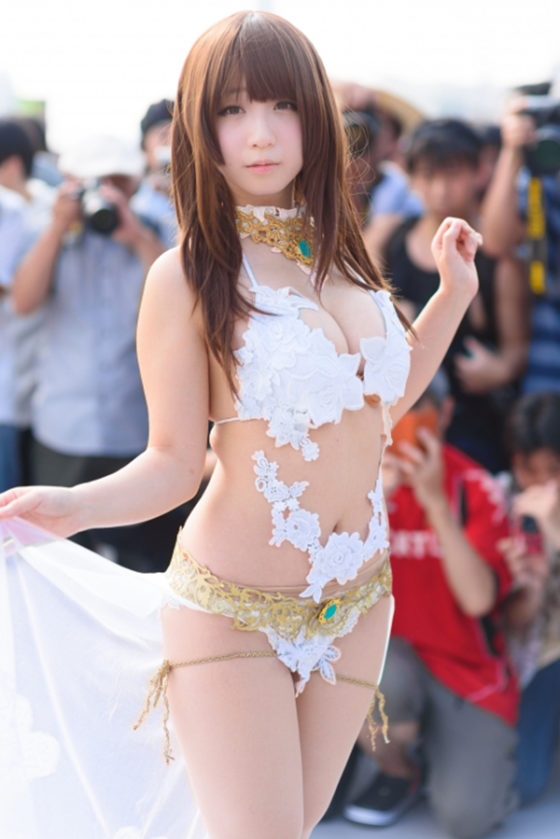 【コミケエロ画像】ちょっと乳アピールしすぎじゃないですか！？おっぱいデカ過ぎなコスプレイヤーの谷間がやべぇｗｗｗｗ その4